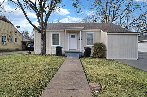 3214 King St Photo 1