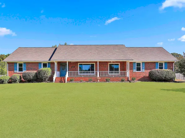 100 Cherokee Pl, Fayetteville, GA 30215