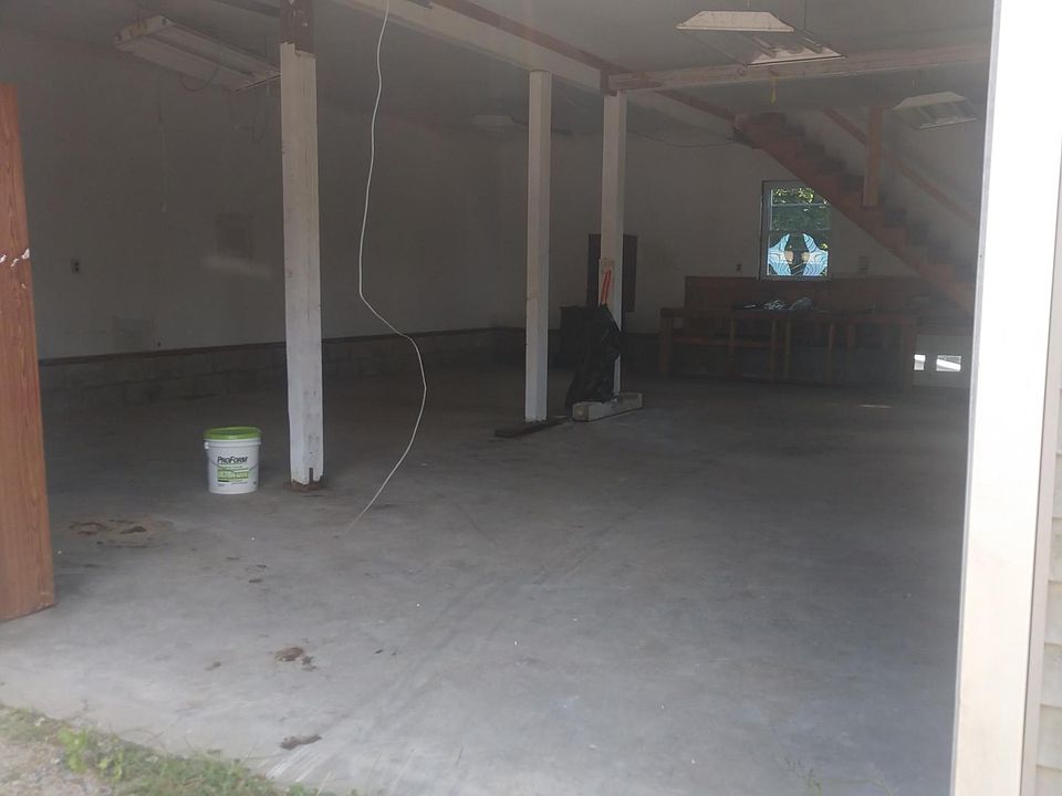 2nd image of 218 Wentworth St