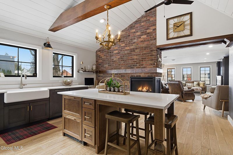 5th image of 278 Nelson Avenue