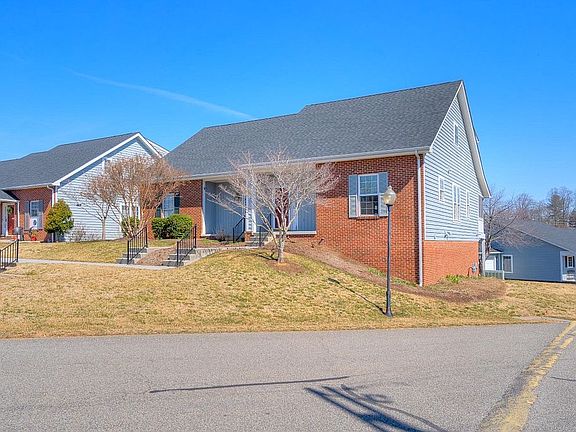 2nd image of 1101 Cedar Ridge Dr