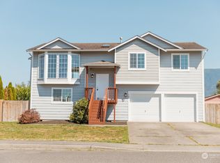 502 E 2nd St, Nooksack, WA 98276