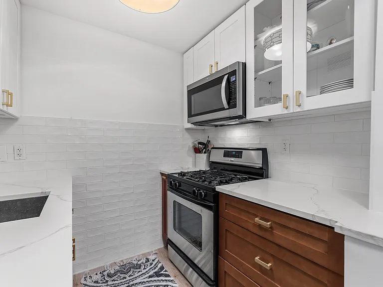 17-85 215th St #14L — Photo 5
