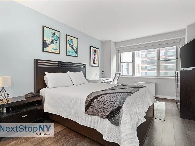 300 E 40th St #9M — Photo 5