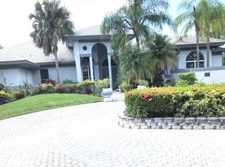 16390 Paddock Ln, Weston, FL 33326