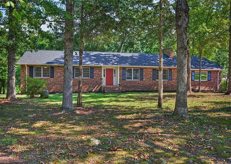 1st image of 5408 Hidden Valley Rd