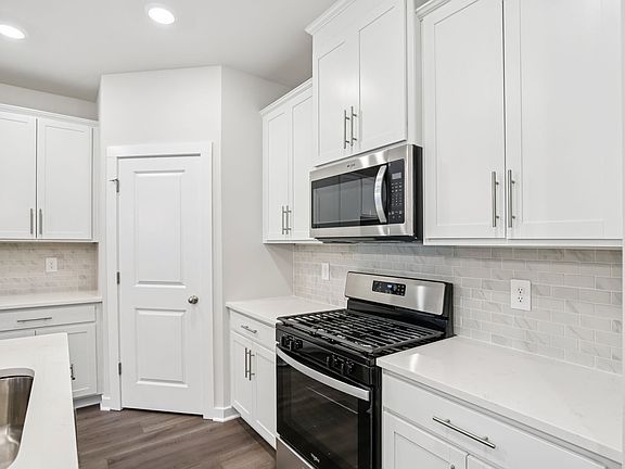 Skip takeout and prep dinner in the well-appointed kitchen.