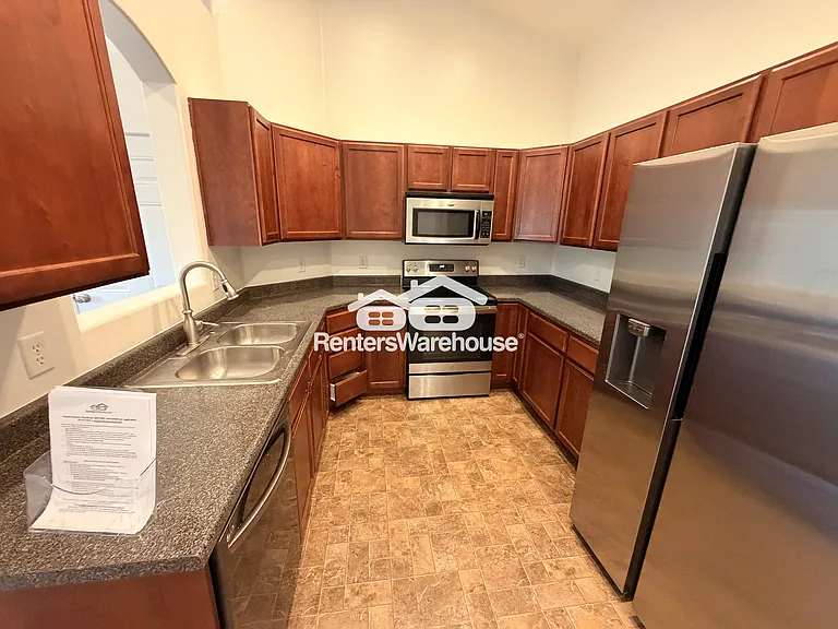 147 W Spring Hill Way — Photo 3