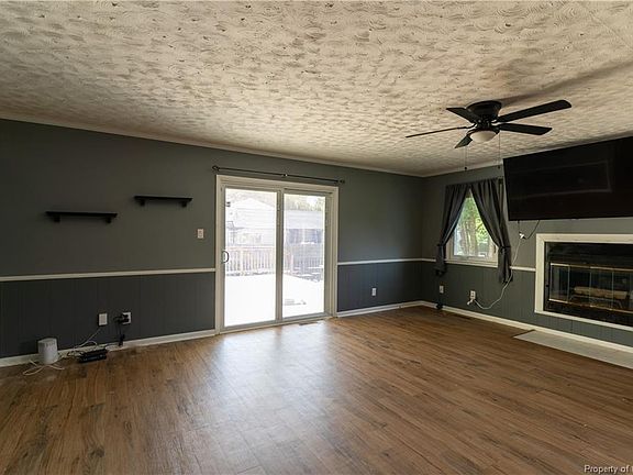 5th image of 276 Anne Dr