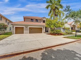 3832 Heron Ridge Ln, Weston, FL 33331