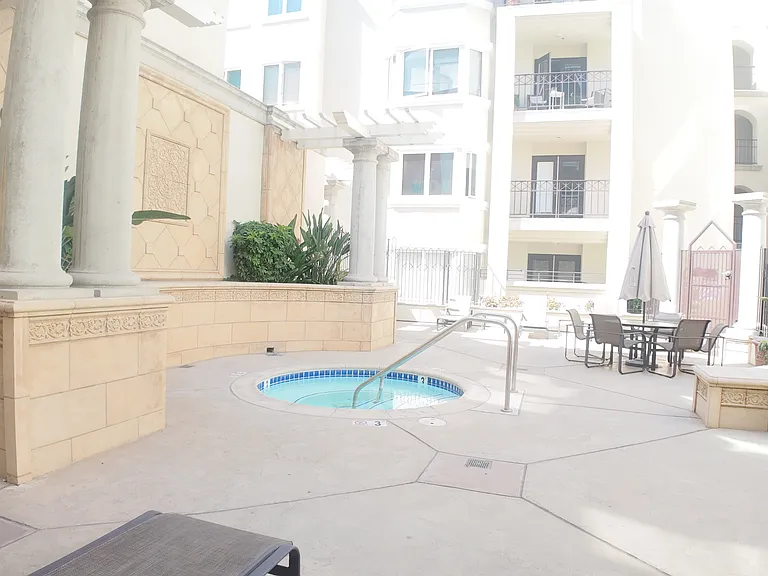 655 Columbia St #313 — Photo 27