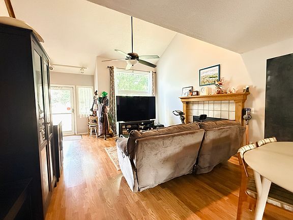 1st floor living room
