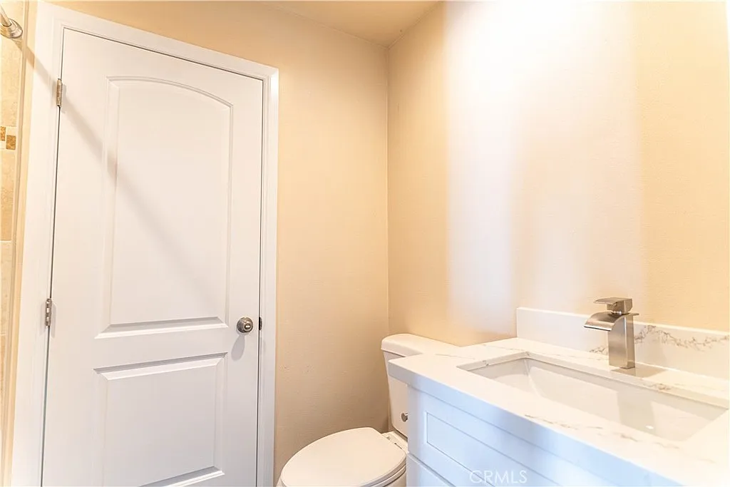 4 bed, 1699 sqft, $5,500 — Photo 4