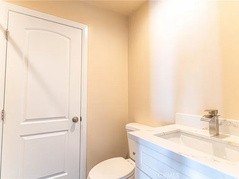 9246 Cedros Ave #6 — Photo 4