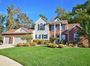 1010 Waters Edge Ln, Fenton, MI 48430