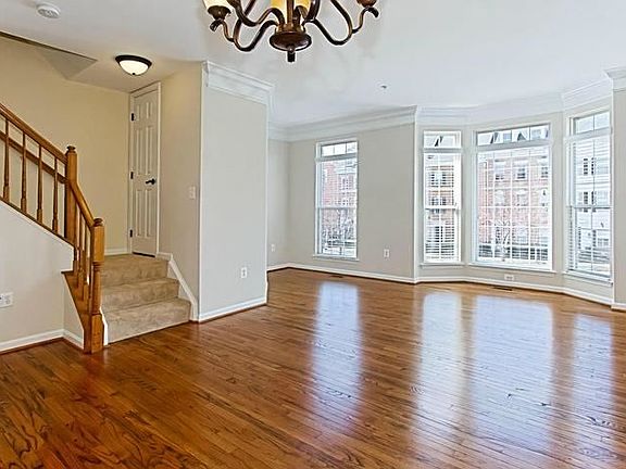 2nd image of 158 Cameron Station Blvd #1
