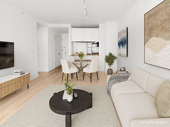 3rd image of 100 Riverside Blvd APT 11D