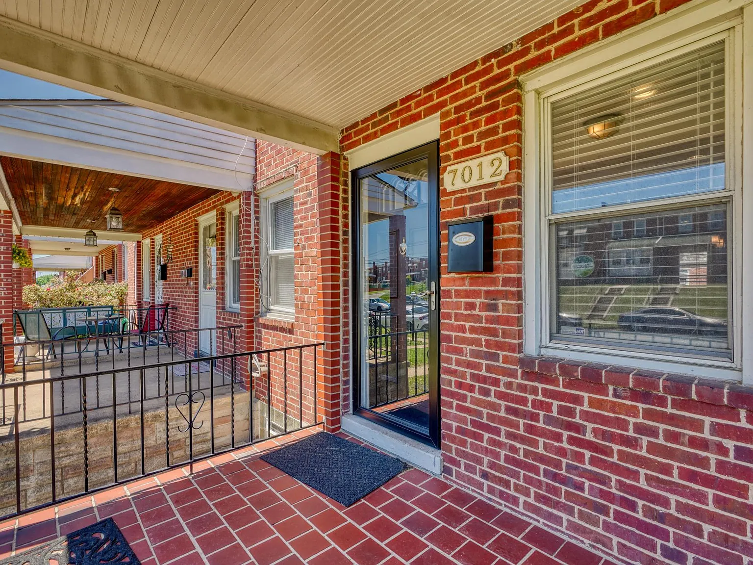 4 bed, 1536 sqft, $2,100 — Photo 2