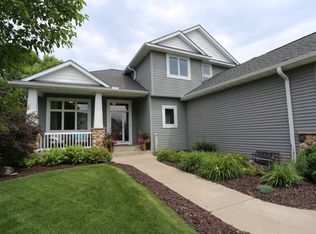 6324 Langer Ln, Lino Lakes, MN 55038