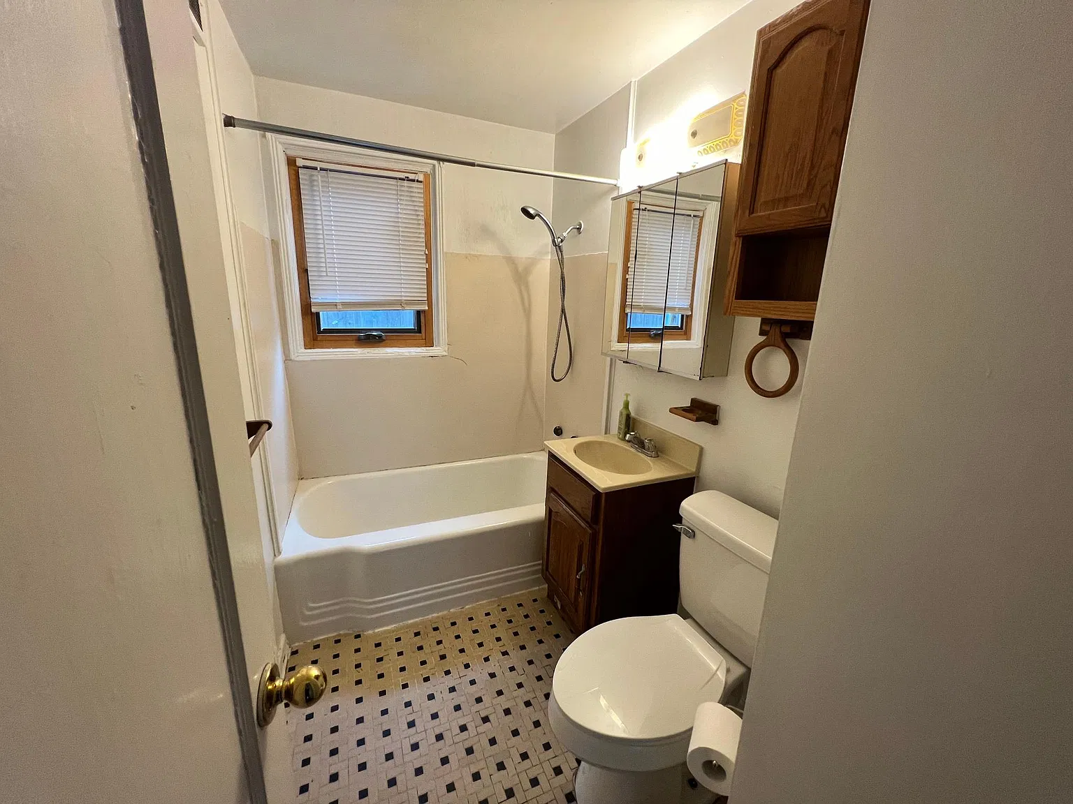 2 bed, 1100 sqft, $2,400 — Photo 4