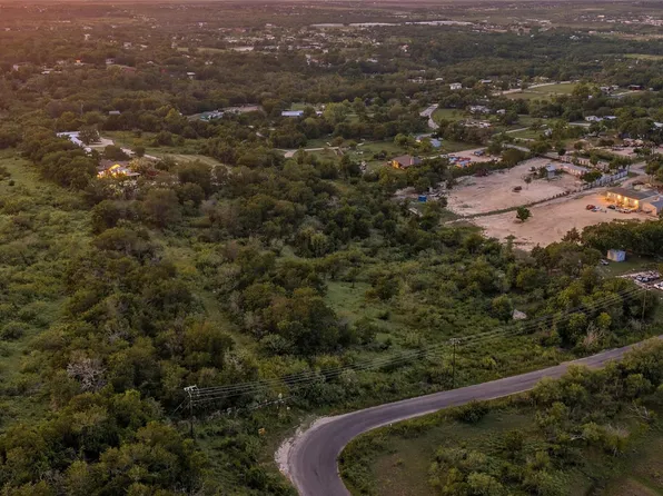 1400 Williamson Rd, Kyle, TX 78640