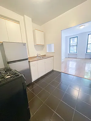 Rented by Urban Real Estate Inc | media 6