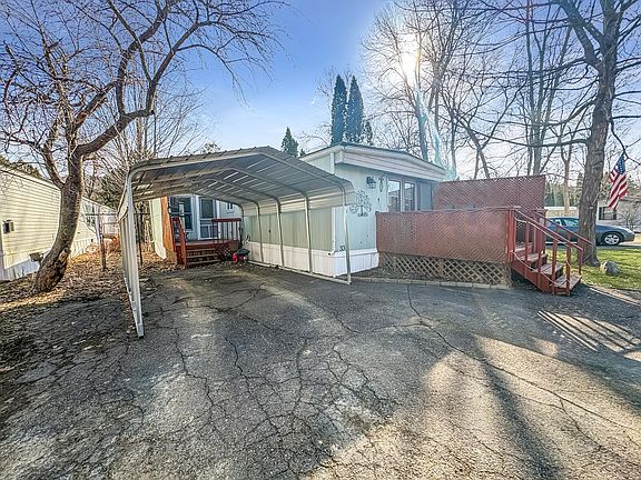 2nd image of LOT 33 N Hamilton St