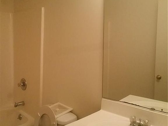 4th image of 72 Jordan Ln