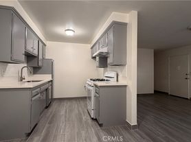 908 S Marguerita Ave