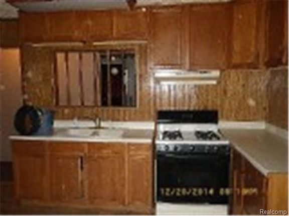 4th image of 745 Darwin St