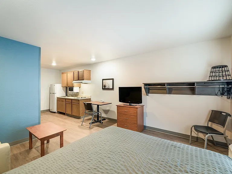 Deluxe Studio - 1 Full Bed