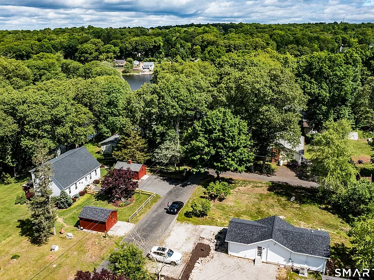 115 Shore Dr — Photo 17