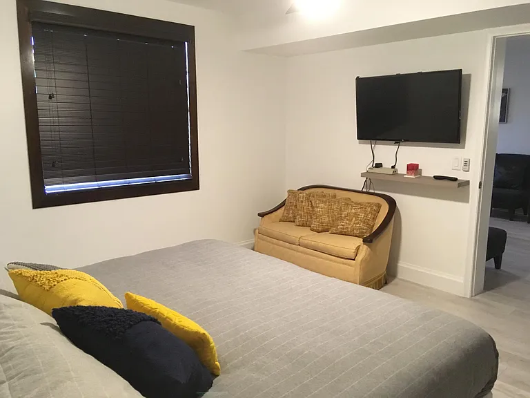 6049 Balboa Cir #105 — Photo 10