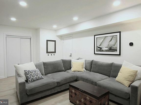 4th image of 55 Skyhill Rd APT 101