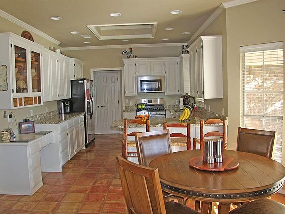 5th image of 2412 Putnam Dr