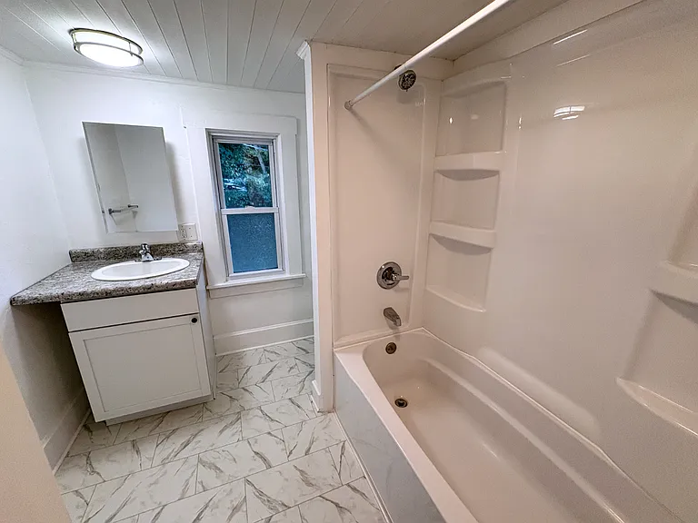 41 N Lancaster St — Photo 16