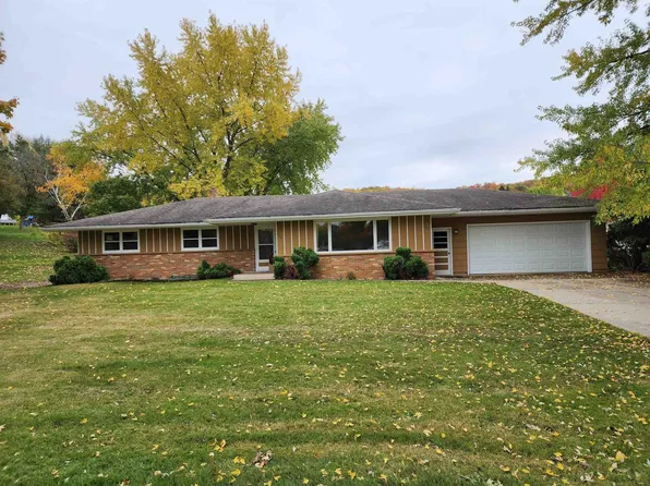 975 Fairway Circle, Plain, WI 53577