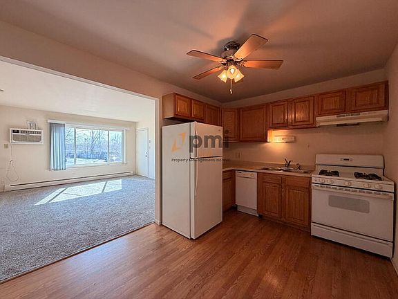 5th image of 105 Harrington Ave APT 16