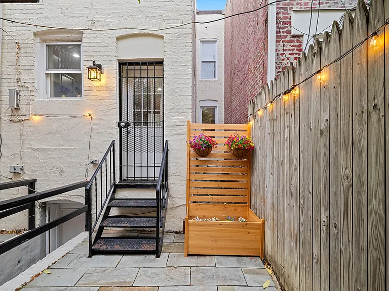 41 Florida Ave NW #A — Photo 42