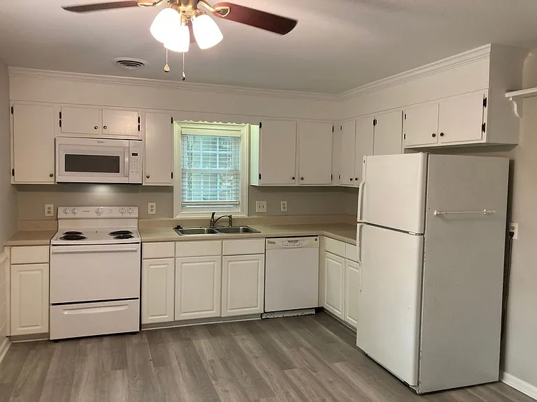 10101 Bayham Dr — Photo 8
