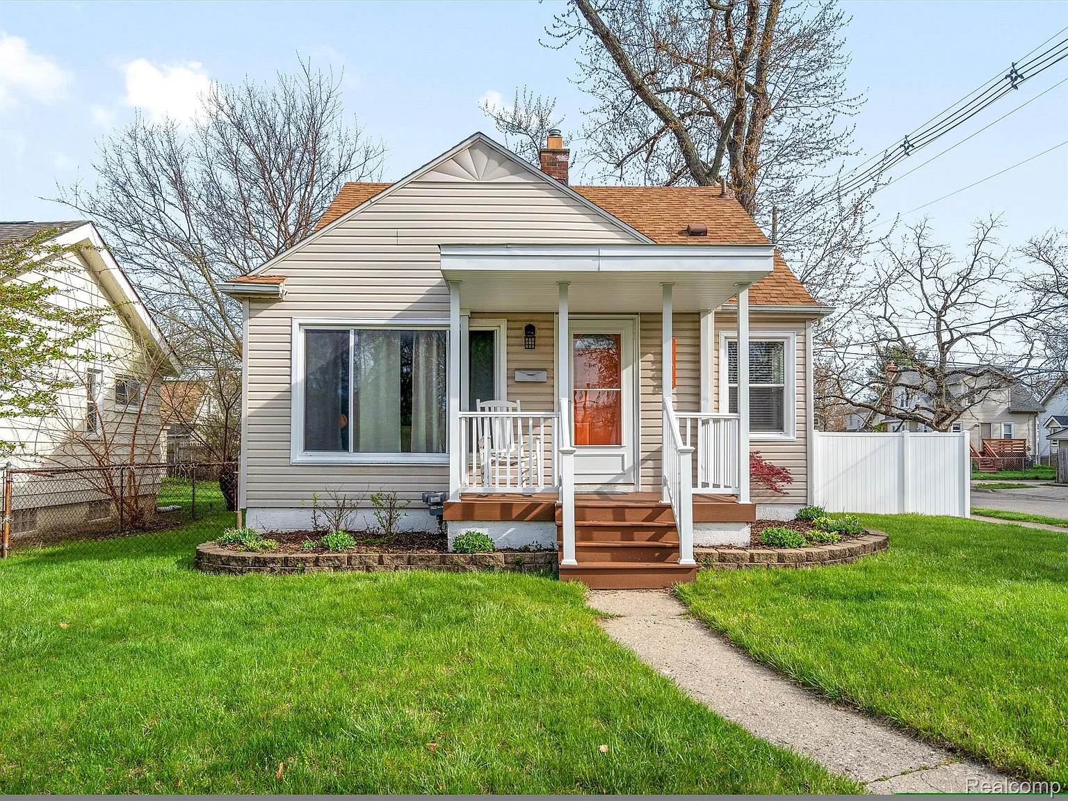 1506 Leroy St photo 1