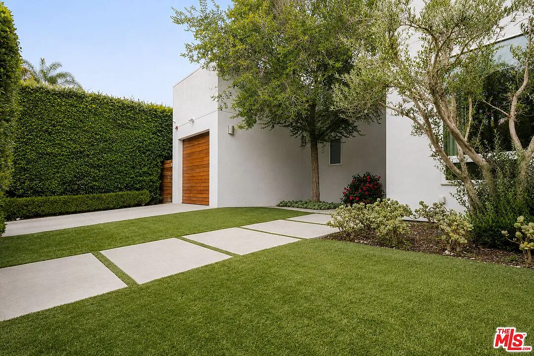 3 bed, 4.0 bath, 3358 sqft, $23,000 — Photo 3