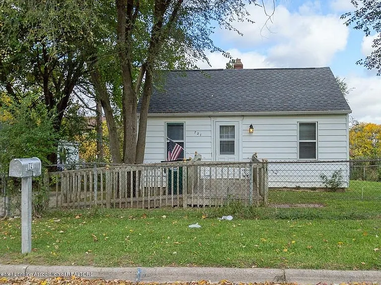 721 Fred St — Photo 1