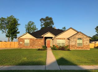 105 Mason Dr, Dayton, TX 77535