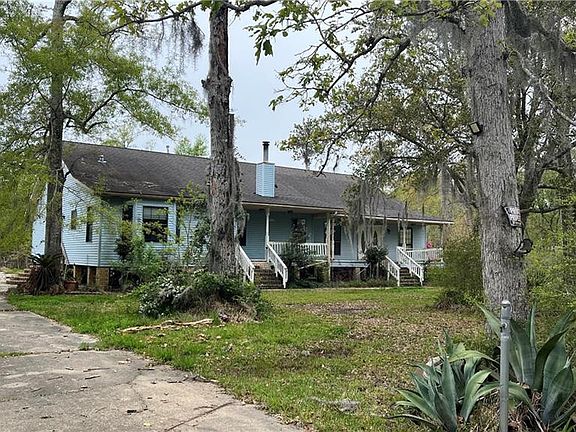 2nd image of 42224 Surrey Ln