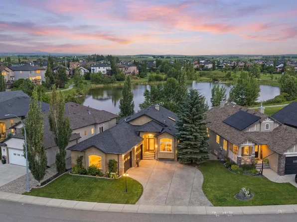 419 E High Park Blvd NW, High River, AB T1V 2C4