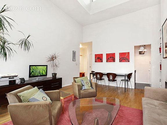 5th image of 221 W 14th St APT 4A