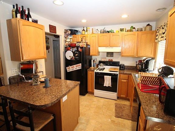 5th image of 400 N 10th St