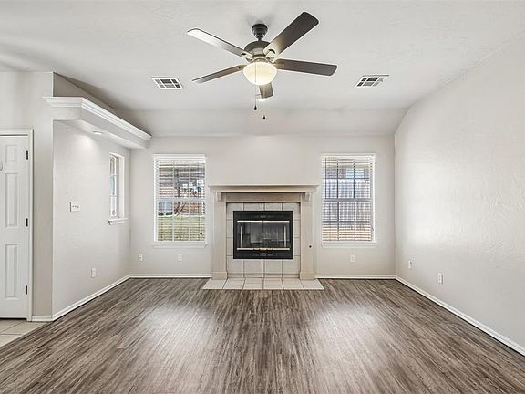3rd image of 620 NW 21st St