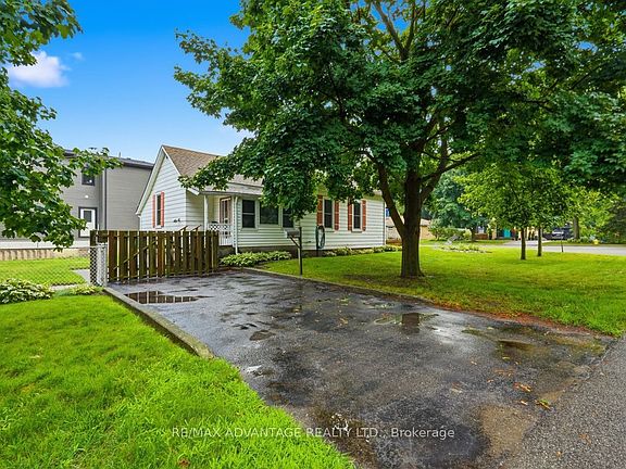 5th image of 22383 Adelaide Rd